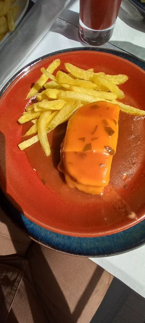 Meia francesinha vegan at Casanova in Porto
