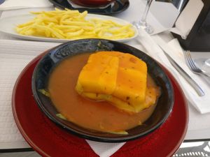 Vegan francesinha & french fries for 2 at Casanova in Porto
