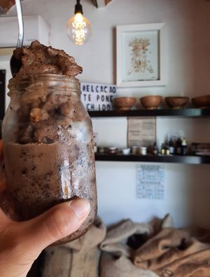 El mejor smoothie de cacao con capomo que he probado en la vida 🤎 at Mexicolate in Bahia De Banderas