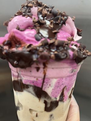 Raw vegan Bomba whip dragon fruit chocolade cacao nibs   at Happy Zoe Vegan Bakery in Brooklyn