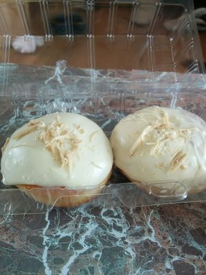 סופגניות חלווה  at Lehem Nekuda in Ramat Hasharon