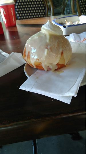 סופגניית גבינה מתוקה טבעונית at Lehem Nekuda in Ramat Hasharon