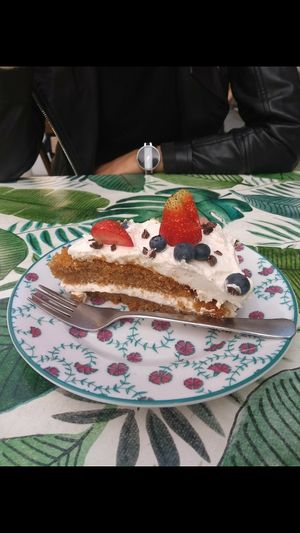 Ciasto na bazie cydru przekładane kremem at Kuchnia PoWolność in Poznan