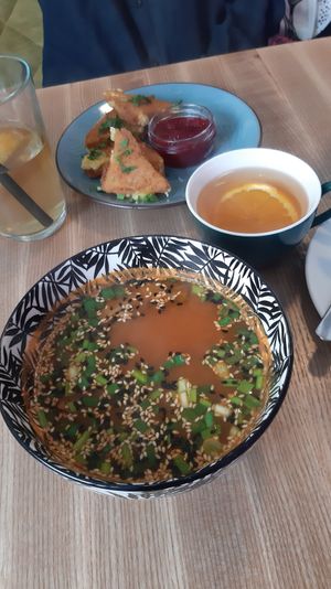 azjatycka pomidorowa i smażone "serki" / asian tomato soup and fried "cheese" at Kuchnia PoWolność in Poznan