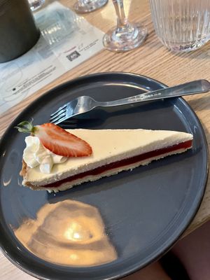 White chocolate tart  at Kuchnia PoWolność in Poznan