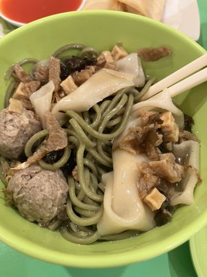 The ingredients combined  at Mie Panjang Umur in Malang