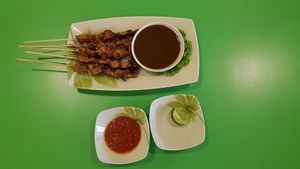 De beste vegan saté ooit at Mie Panjang Umur in Malang