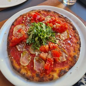 Vegana pizza at L'Arancio in Pisa