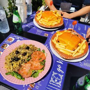 Francesinhas & Bacalhau à Brás at Padoca Vegan - Fábrica in Vila Nova De Gaia
