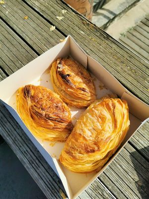 Folhados With Soja, Jackfruit Or Mushrooms at Padoca Vegan - Fábrica in Vila Nova De Gaia