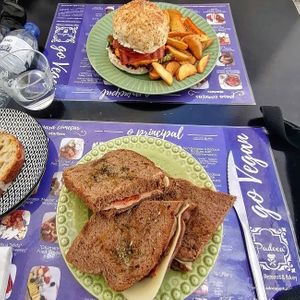 Tosta à Padoca & Hamburguer Metropolitano at Padoca Vegan - Fábrica in Vila Nova De Gaia