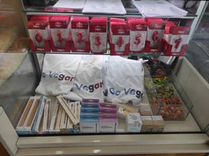 Go vegan at Padoca Vegan - Fábrica in Vila Nova De Gaia