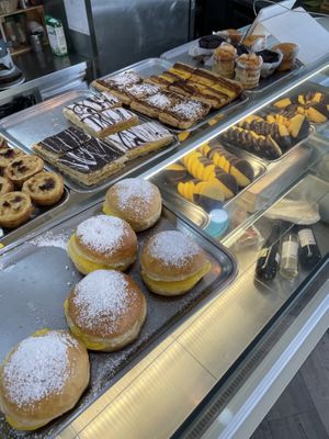 We arrived late so they only had this, usually it’s full at Padoca Vegan - Fábrica in Vila Nova De Gaia