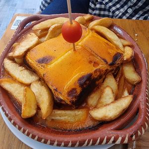 Francesinha Padoca at Padoca Vegan - Fábrica in Vila Nova De Gaia