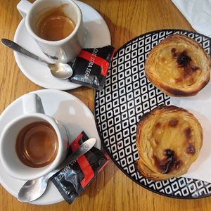 O tal...Pastel de Nata e seu cafezinho at Padoca Vegan - Fábrica in Vila Nova De Gaia