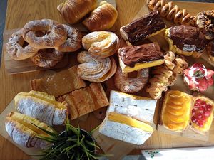 cakes at Padoca Vegan - Fábrica in Vila Nova De Gaia