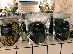 Raw crackers  at YayaRaw in Izmir