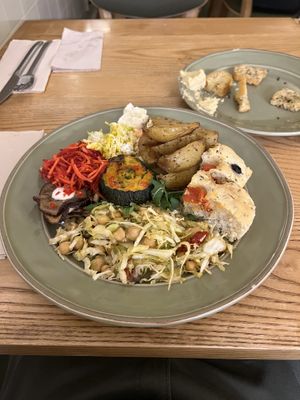 Cold dishes #Veganuary at DaTerra - Foz do Douro in Porto