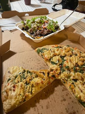 Alfredo pizza and nachos   at Herbivores in Kailua Kona