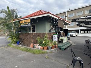 Very good food, nice service, good parkingg  at Herbivores in Kailua Kona