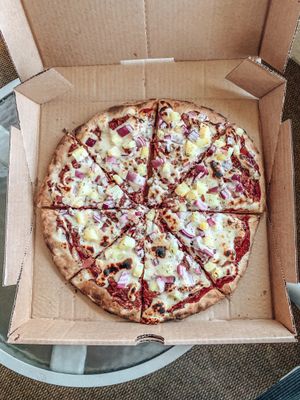 Hawaiian Pizza at Herbivores in Kailua Kona