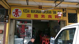 shop front at Taw Tek Vegetarian in Yong Peng