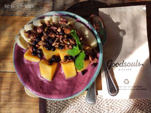 Mixed berry bowl at Goodsouls Kitchen in Chiang Mai