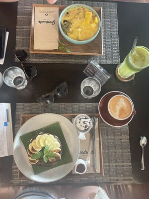 Awesome food. The only “negative” is that they have way too much options. I wanted to order EVERYTHING! ❤️  at Goodsouls Kitchen in Chiang Mai