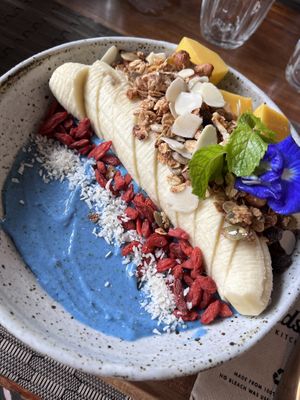 Spirulina and fruits smoothie bowl  at Goodsouls Kitchen in Chiang Mai