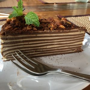 I mean......srsly. One of the best cakes I’ve ever had - it’s also nice and cold as it’s chilled in the fridge! Slices/cuts so clean at Goodsouls Kitchen in Chiang Mai