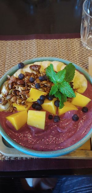 The mixed berry bowl (so goooood!) at Goodsouls Kitchen in Chiang Mai