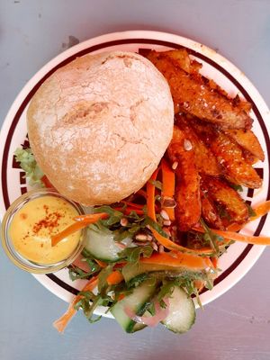 Onion Bhaji burger at Het Strand - The Strand in Leuven