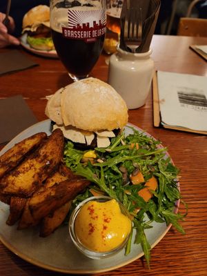 Onion bhaji burger at Het Strand - The Strand in Leuven