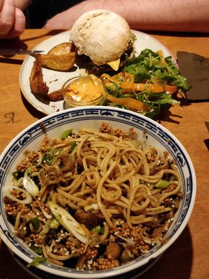 Blackbean burger with nachos / Noodles with Paksoy at Het Strand - The Strand in Leuven