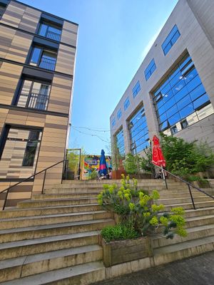 Steps to entrance (accessible entrance on other side) at Het Strand - The Strand in Leuven