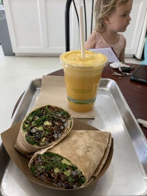 Great food!!!! I love the quinoa wraps . Everything is very clean and the staff is very friendly .  There is a great selection of juices and smoothies .It is a nice relaxed atmosph at Four Oaks Cafe and Juice Bar in Southampton