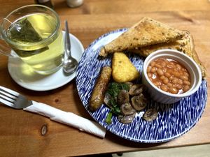 Vegan mini breakfast and green teaa  at Sundowners in Exmouth