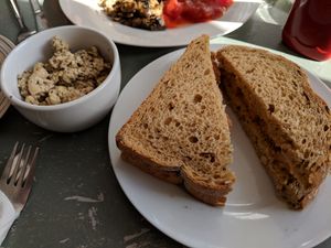 Sausage and tofu scramble at Sundowners in Exmouth