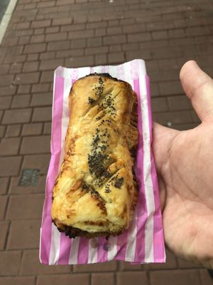 Vegan sausage roll with chutney at Sundowners in Exmouth