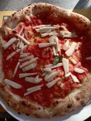 Decent vegan pizza at Rossopomodoro in Trieste