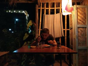 Cozy night for single traveler... at Paw Paw in Nyaungshwe