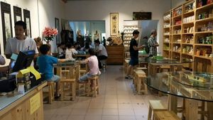 inside the restaurant at Chun Tian Tea House in Muar