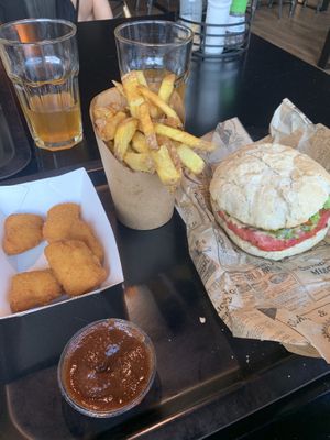 „Le vegan“ with fries, nuggets and ketchup  at O'Local Restaurant in Brest
