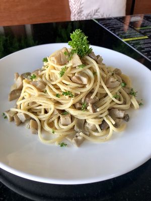 Mushroom and Cheese (Almond-Cashew) at Alchemy Vegan in Chiang Mai