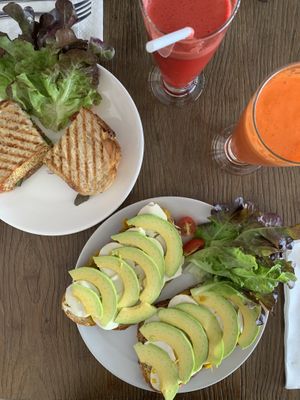 Highly recommend! Especially the breakfast & Churros! 🥰  at Alchemy Vegan in Chiang Mai