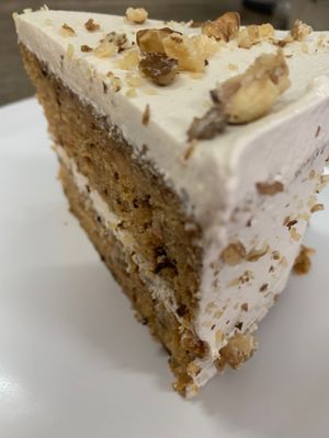 Carrot Cake with 🇵🇸🇹🇭Palestinian-style Frosting. ⚖️Delicious and 🇵🇸Generous Portion Size🗝️🌏🇵🇸🌎🇵🇸🌍🇵🇸👩🏽‍🍼🇵🇸🇲 at Alchemy Vegan in Chiang Mai