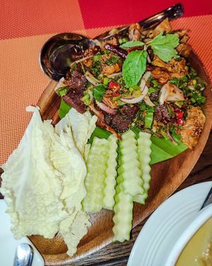 Thai Spicy Crispy "Duck" Salad at Yes Vegan in Pattaya