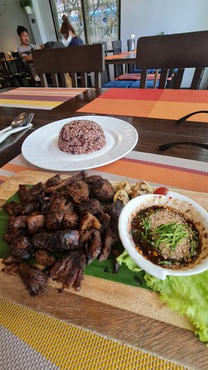 Spicy mushrooms with brown rice at Yes Vegan in Pattaya