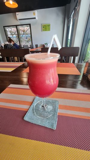 Beetroot juice at Yes Vegan in Pattaya