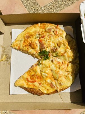 Hawaiian pizza 9/10  at Yes Vegan in Pattaya
